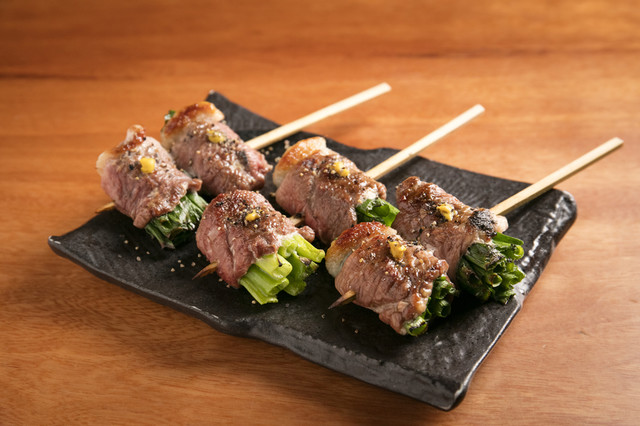 定番の串から変わり種まで多数ご用意。焼き手のおすすめで焼かせていただく串盛り合わせは3本、5本、7本、10本からお選びください。